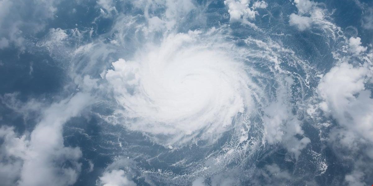 Uragano Melissa 2025: il mostro atmosferico che ha devastato i Caraibi con venti fino a 300 km/h