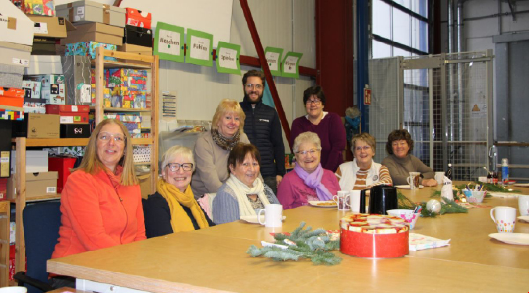 Gemeinsam für Kinder in Not: POLYGON unterstützt 'Weihnachtspäckchen'-Aktion zum dritten Mal in Folge