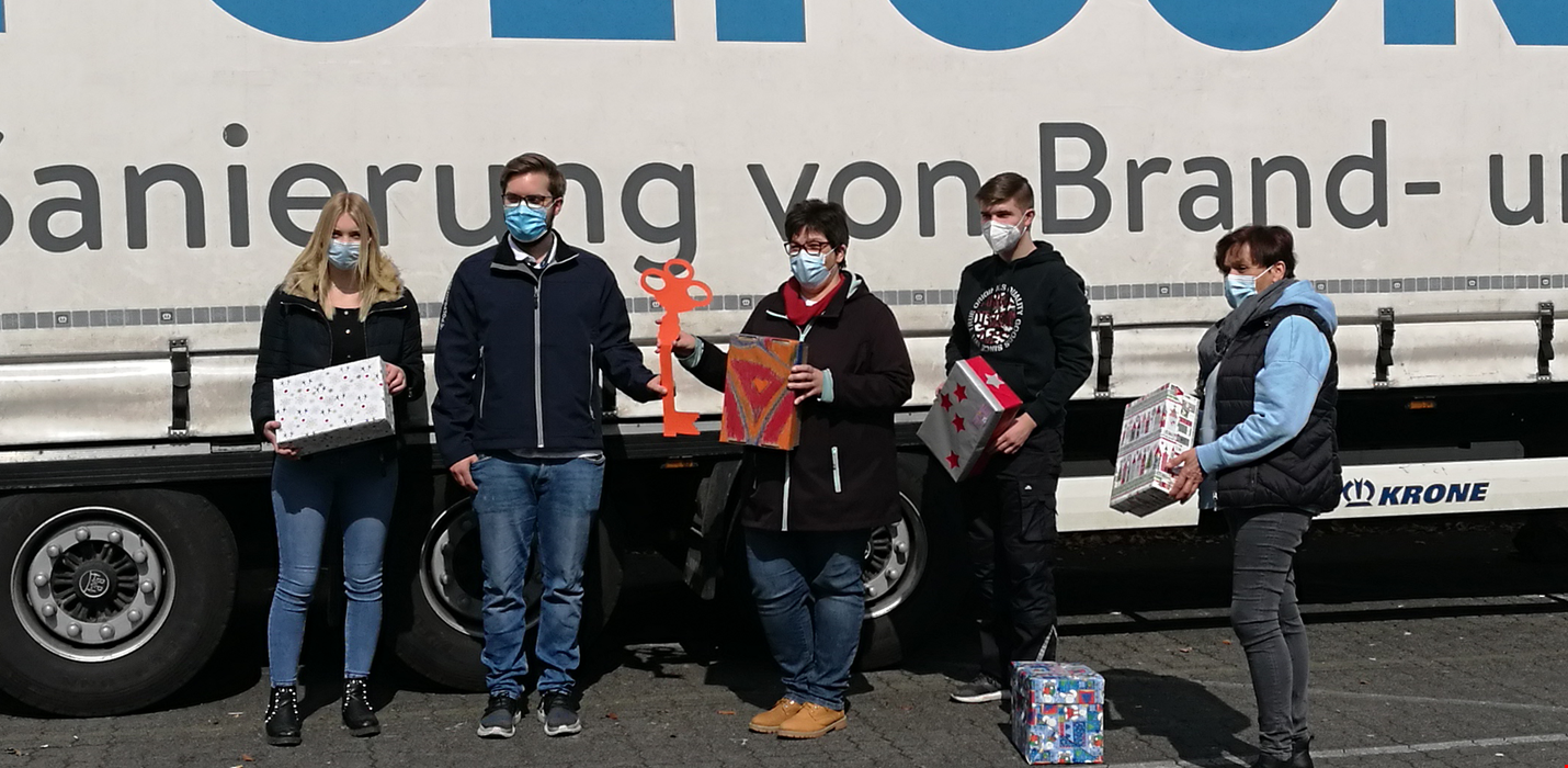 POLYGONVATRO unterstützt Olper Weihnachtspäckchen-Aktion