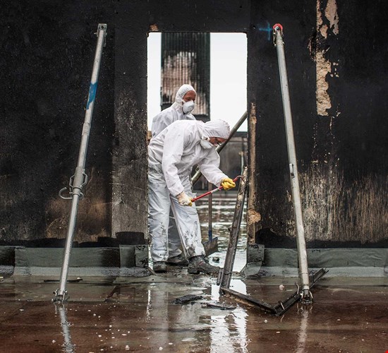 Wir sanieren Ihren Wasserschaden und Ihren Brandschaden. Wir finden das Leck, das für Ihren Wasserschaden verantwortlich ist.
