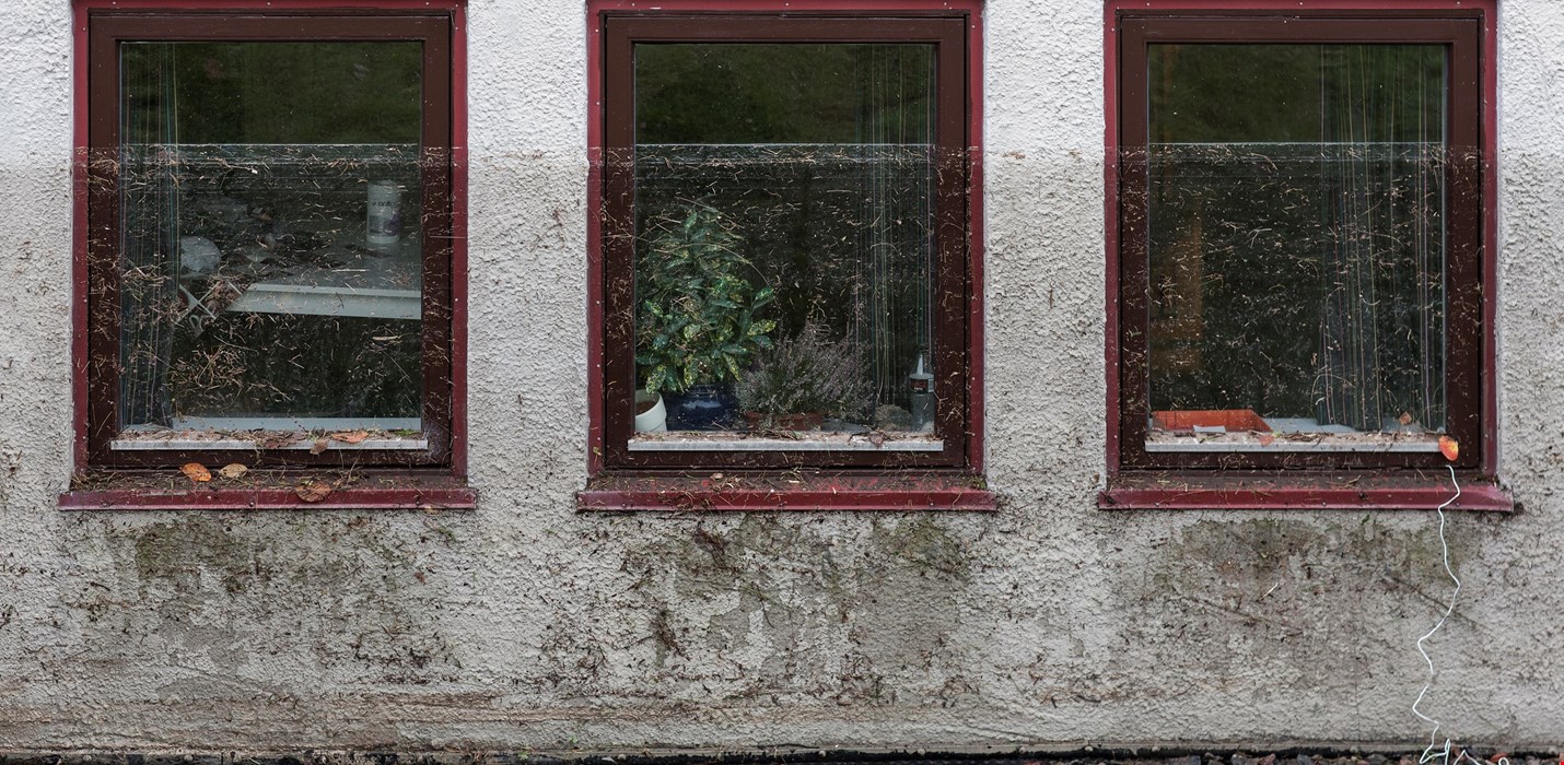 How Commercial Dehumidifiers Help with Flood Damage