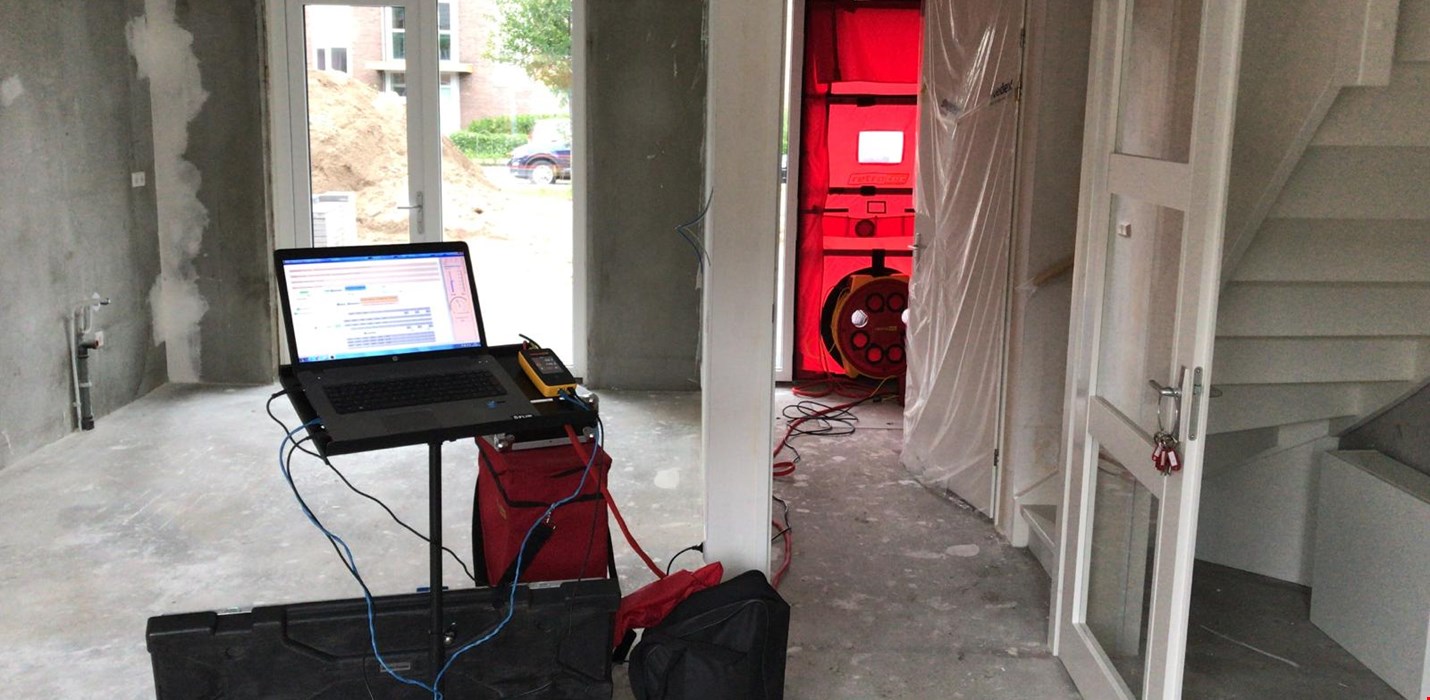 Aanvraag blowerdoortest door Bouw & Renovatie bedrijven, vastgoedbeheerder, VvE of Verzekeraars