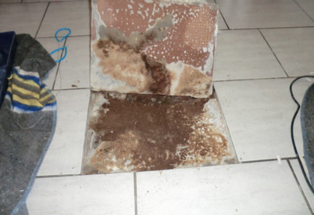 Wat te doen bij lekkage in de vloer?