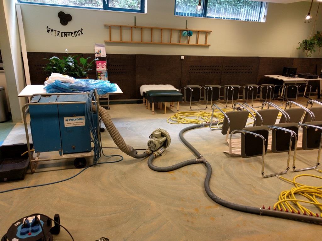 Creatieve droogoplossing stoelpoten Polygon