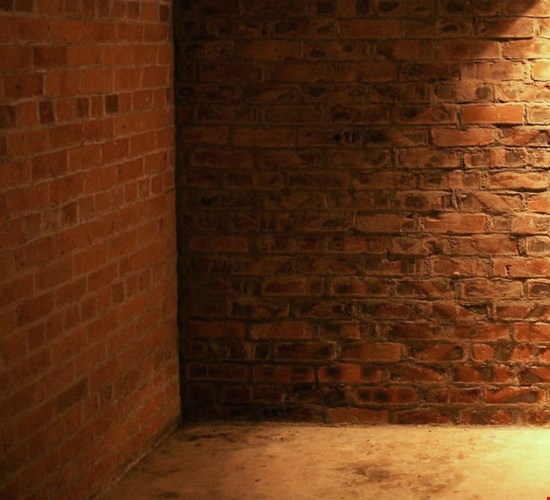 Kellaritilojen rakenteet, maaperän kosteus, kellarin kosteus sekä kosteus- ja homevarioriskit, kosteuskartoitus