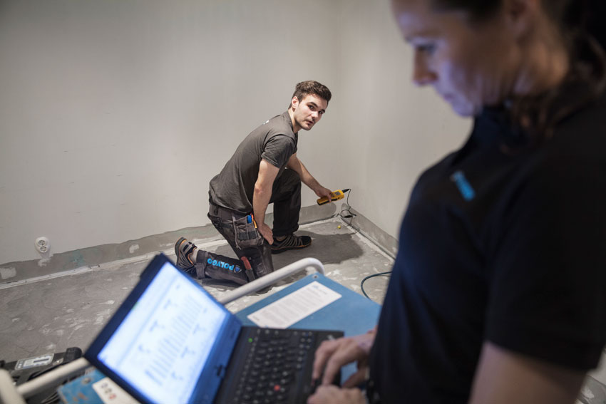 vesivahinkojen parissa ty&ouml;skentely_polygon