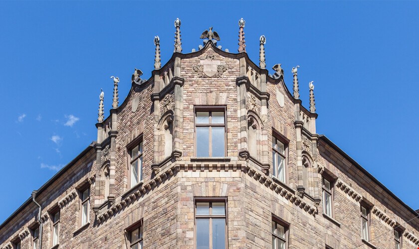 Komplicerat projekt bakom anrik fasad