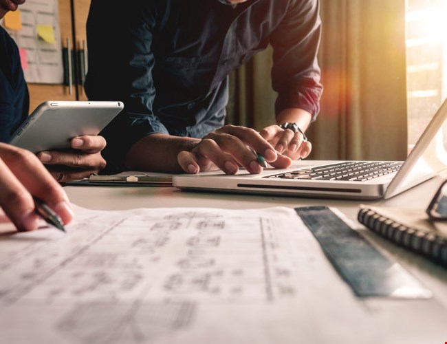 Polygon|AK förebygger och avhjälper vattenskador, fukt- och miljöproblem i en byggnads alla faser. Vi har nu breddat vårt erbjudande med tjänster inom fuktsäkerhet, inomhusmiljöutredning, radon och beräkningar i området Umeå-Östersund-Sundsvall-Örnsköldsvik.

UTÖKAT ERBJUDANDE INOM FUKT OCH MILJÖ I SÖDRA NORRLAND